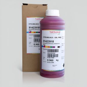 Бутилка с магента мастило с надпис „SunChemical“ с идентификационен номер 91423918 е пред съответстваща картонена кутия. Етикетът показва, че мастилото е Streamline ESL2 и тежи 0,960 kg,.